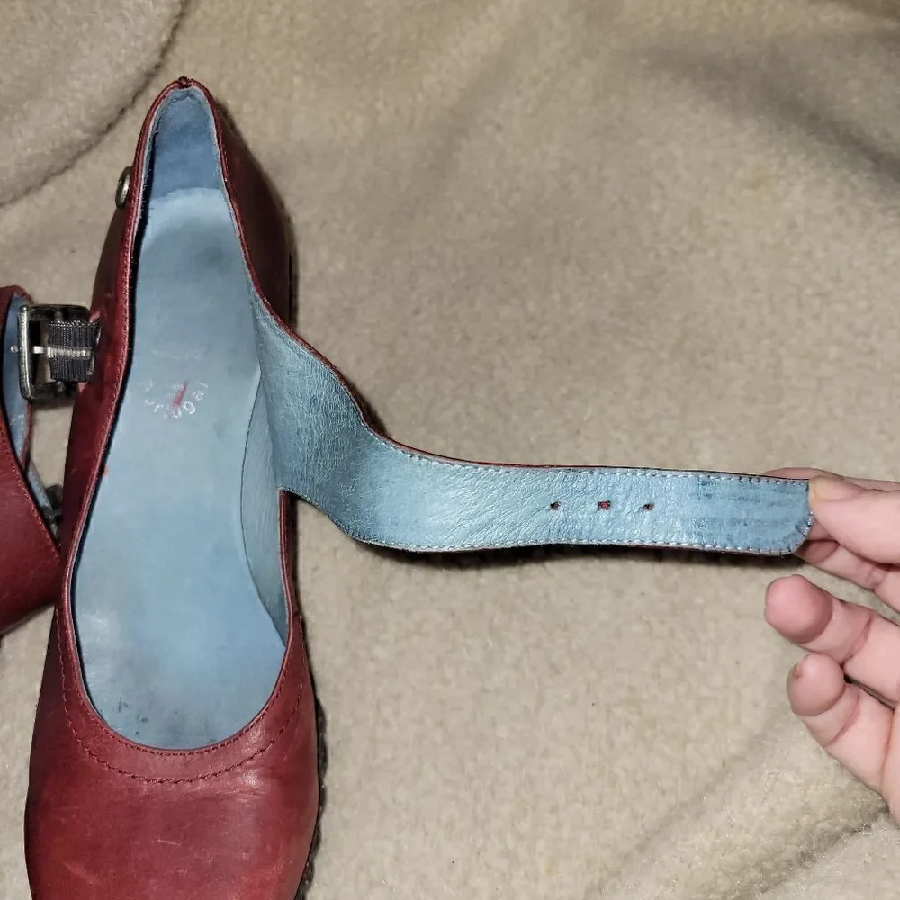 Mag women's red wedges size 8.5.  ^